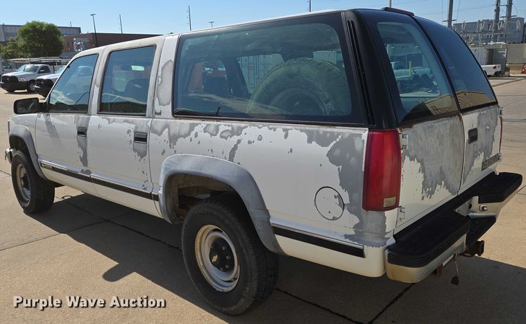 image for item EN8231 1994 Chevrolet  Suburban K2500 SUV
