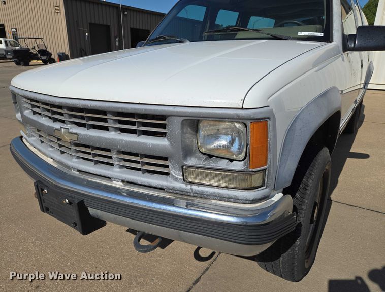 image for item EN8231 1994 Chevrolet  Suburban K2500 SUV