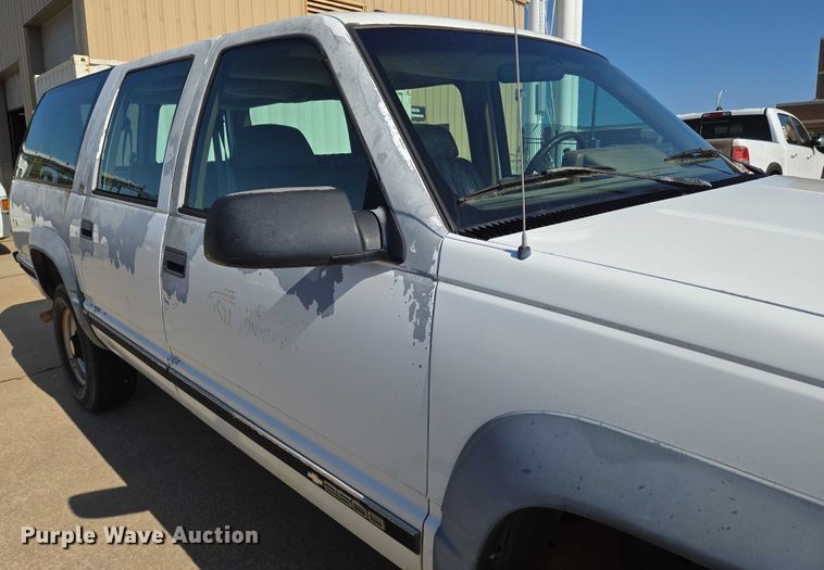 image for item EN8231 1994 Chevrolet  Suburban K2500 SUV
