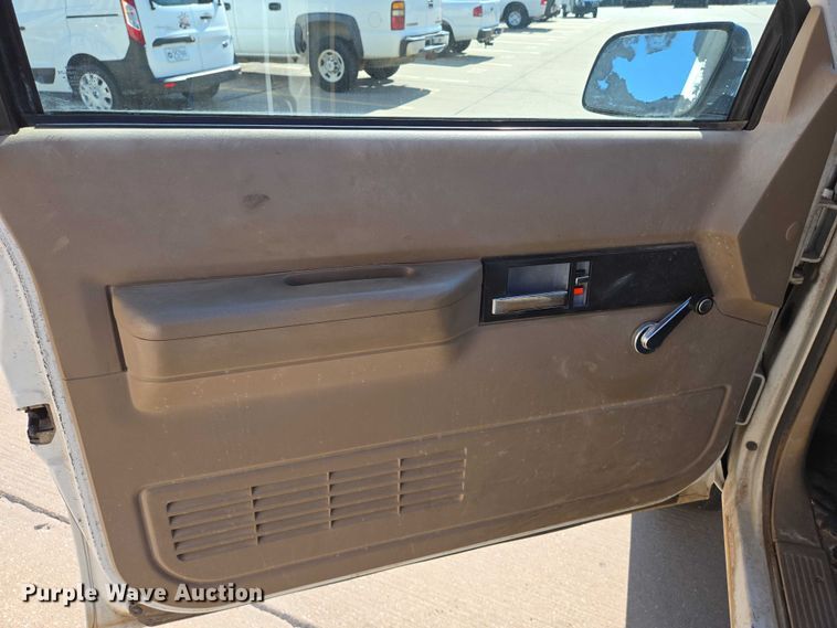 image for item EN8231 1994 Chevrolet  Suburban K2500 SUV