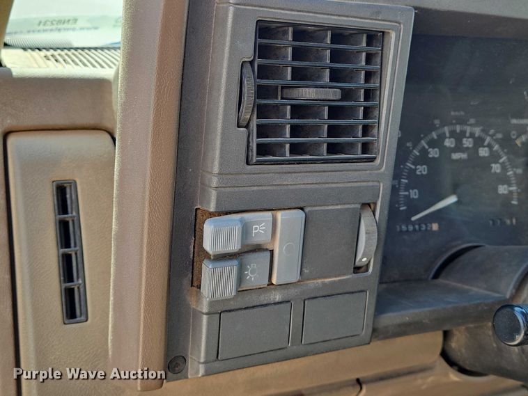 image for item EN8231 1994 Chevrolet  Suburban K2500 SUV