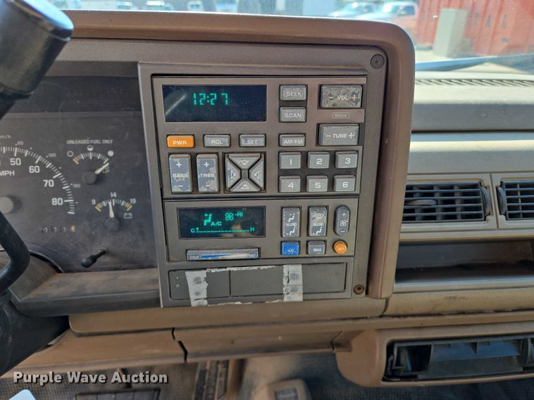 image for item EN8231 1994 Chevrolet  Suburban K2500 SUV