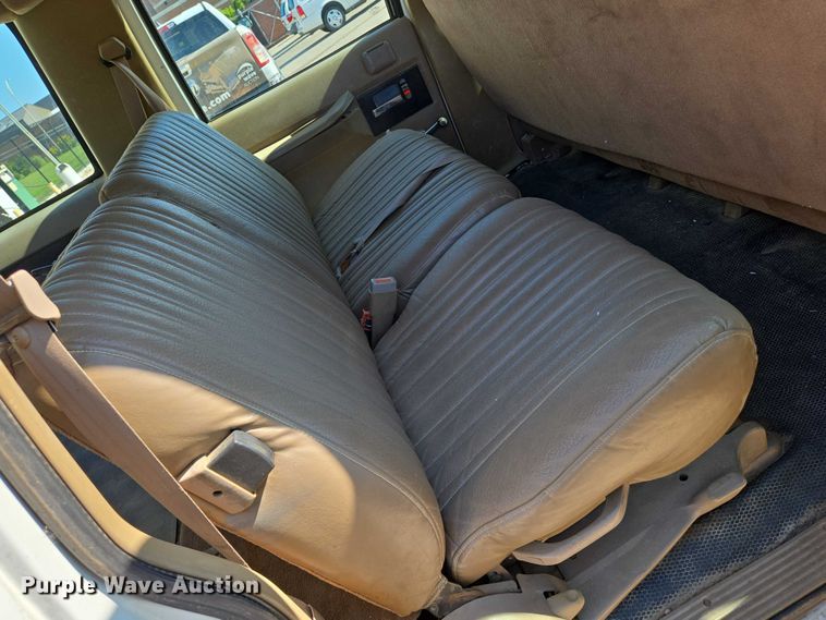 image for item EN8231 1994 Chevrolet  Suburban K2500 SUV