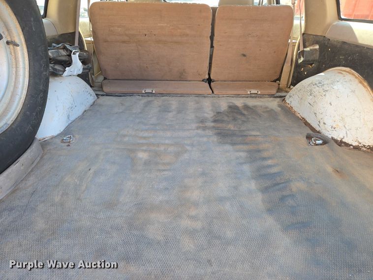 image for item EN8231 1994 Chevrolet  Suburban K2500 SUV