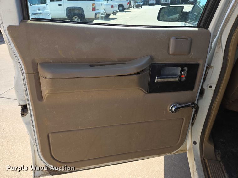 image for item EN8231 1994 Chevrolet  Suburban K2500 SUV