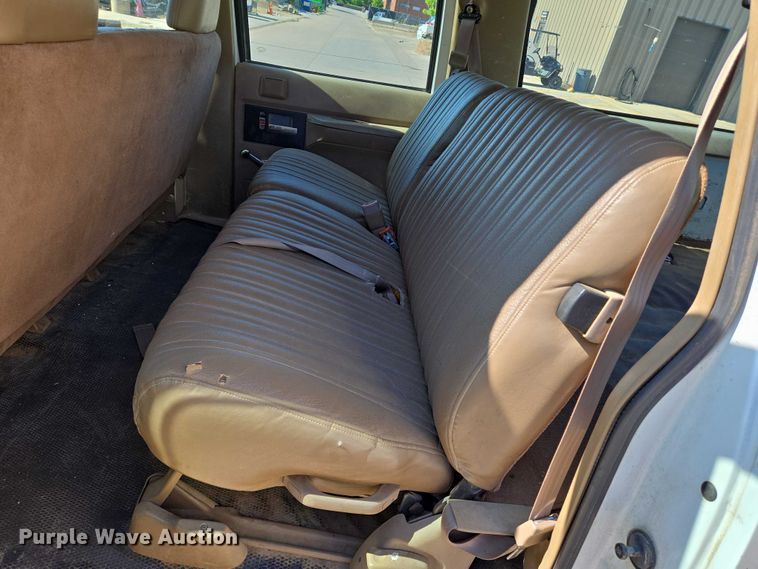 image for item EN8231 1994 Chevrolet  Suburban K2500 SUV