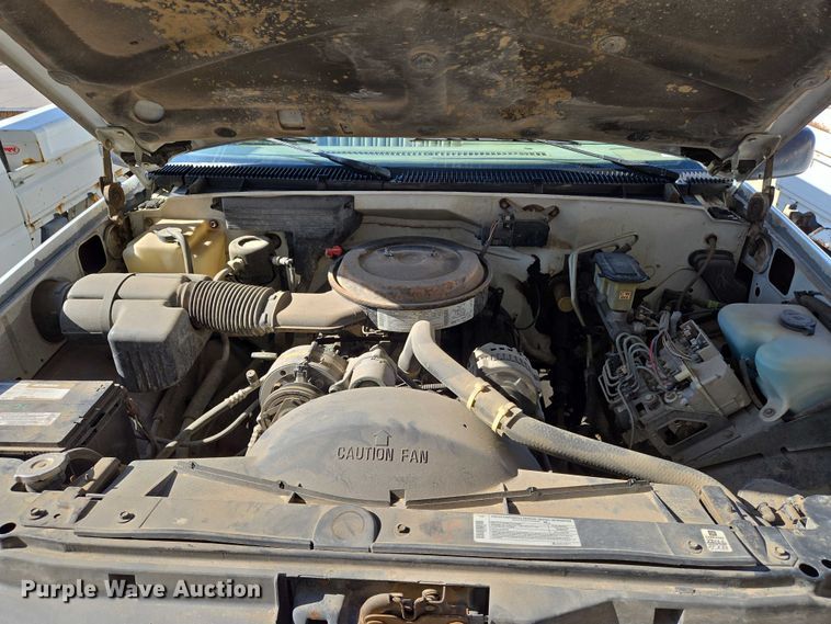 image for item EN8231 1994 Chevrolet  Suburban K2500 SUV