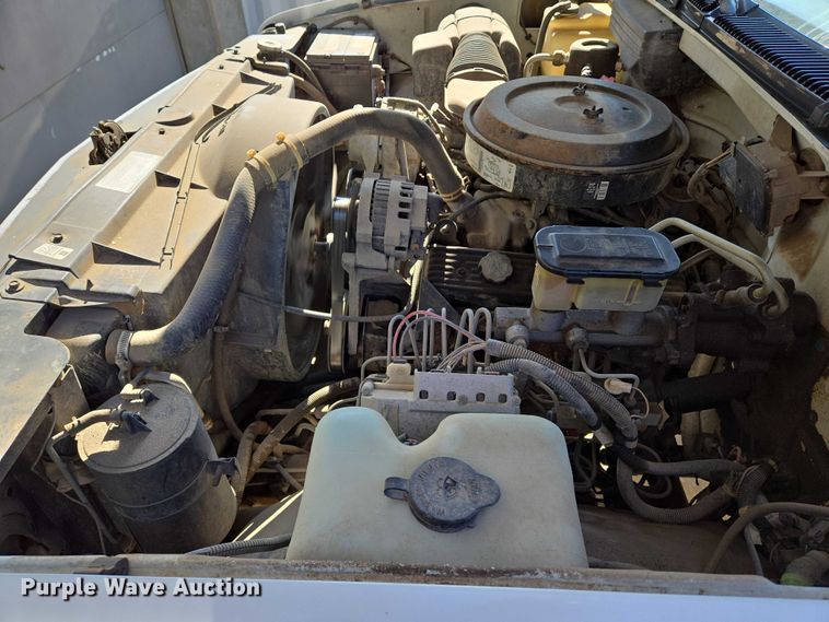 image for item EN8231 1994 Chevrolet  Suburban K2500 SUV