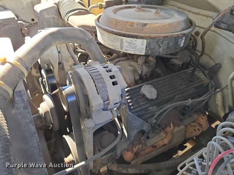 image for item EN8231 1994 Chevrolet  Suburban K2500 SUV