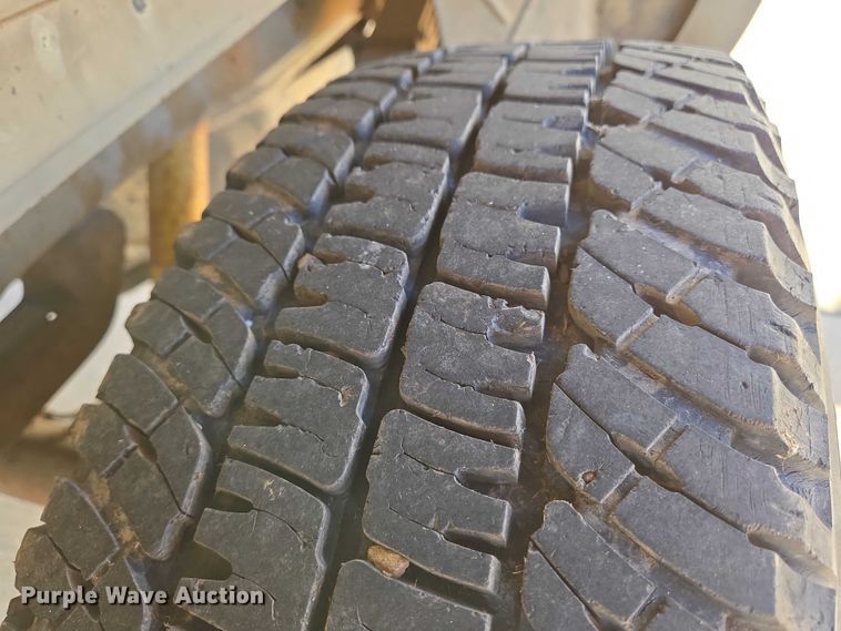 image for item EN8231 1994 Chevrolet  Suburban K2500 SUV