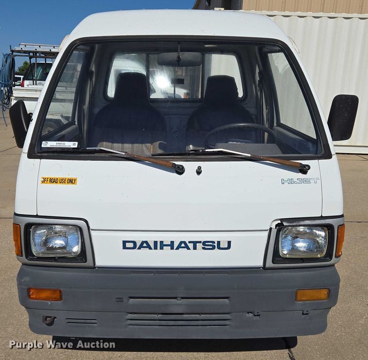 image for item EN8232 1994 Daihatsu Hijet mini truck