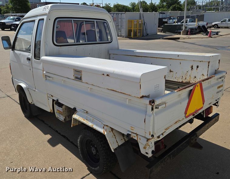 image for item EN8232 1994 Daihatsu Hijet mini truck
