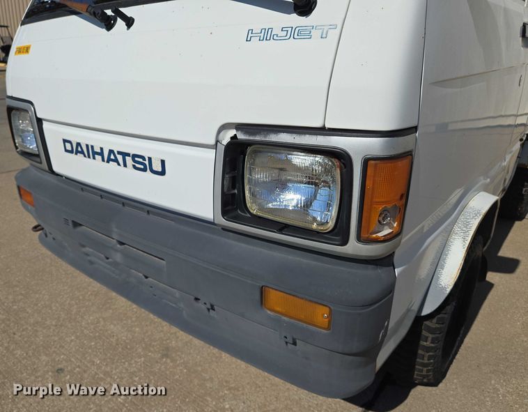 image for item EN8232 1994 Daihatsu Hijet mini truck