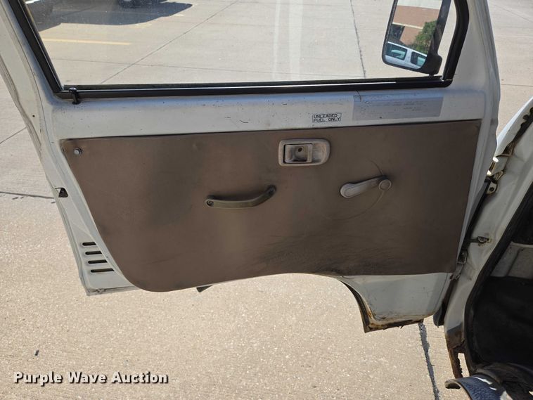 image for item EN8232 1994 Daihatsu Hijet mini truck