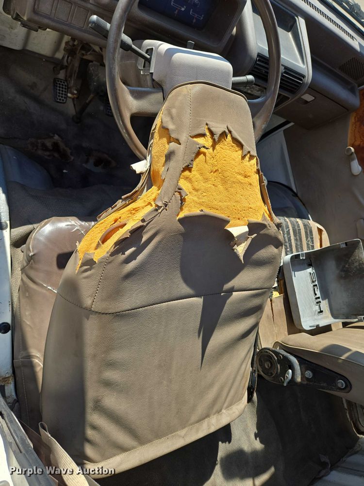 image for item EN8232 1994 Daihatsu Hijet mini truck