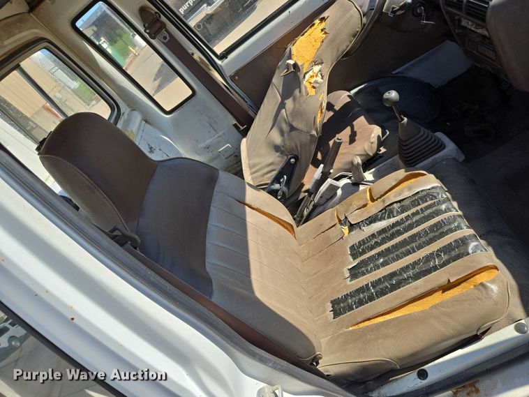 image for item EN8232 1994 Daihatsu Hijet mini truck