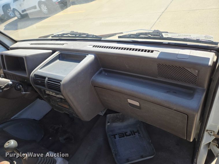 image for item EN8232 1994 Daihatsu Hijet mini truck