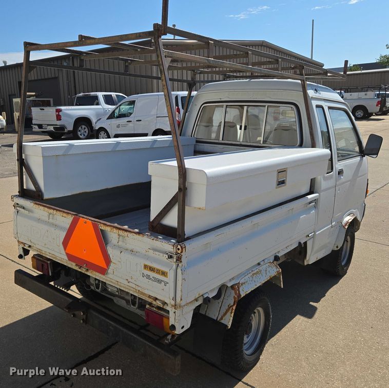 image for item EN8233 1993 Daihatsu Hijet mini truck