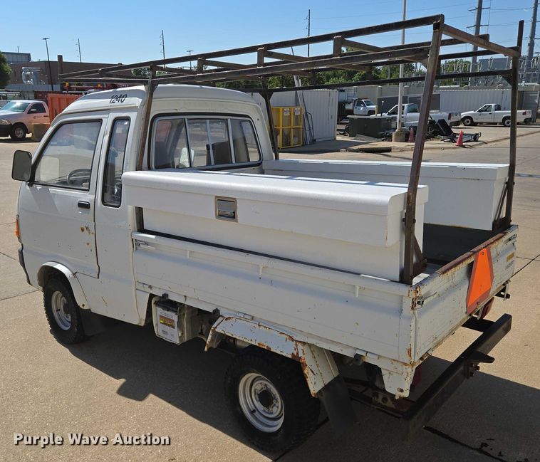image for item EN8233 1993 Daihatsu Hijet mini truck
