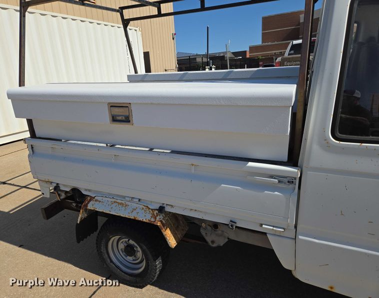 image for item EN8233 1993 Daihatsu Hijet mini truck