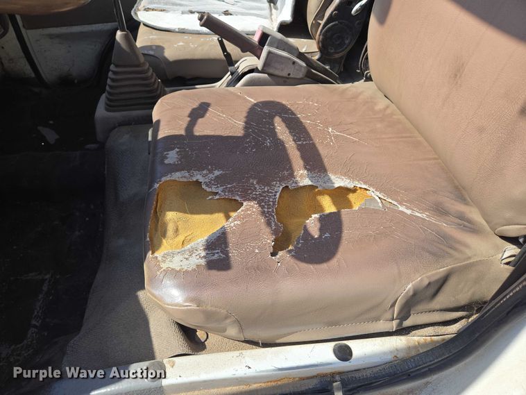 image for item EN8233 1993 Daihatsu Hijet mini truck