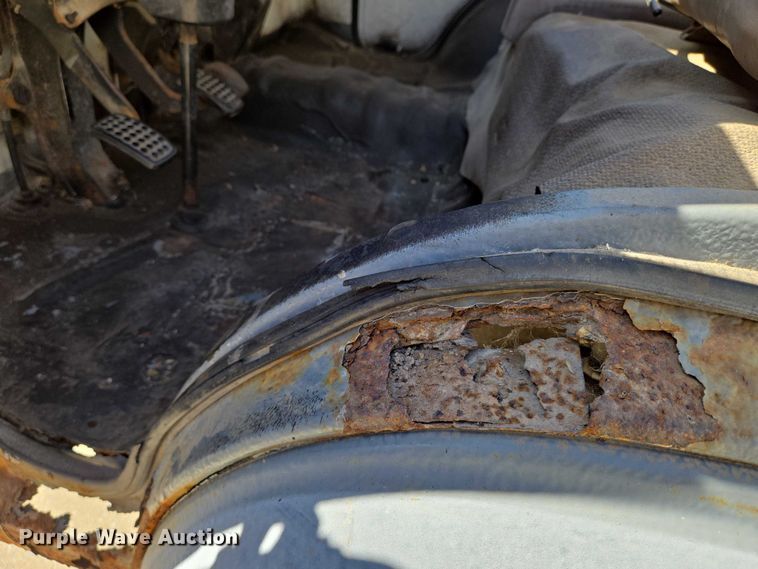 image for item EN8233 1993 Daihatsu Hijet mini truck