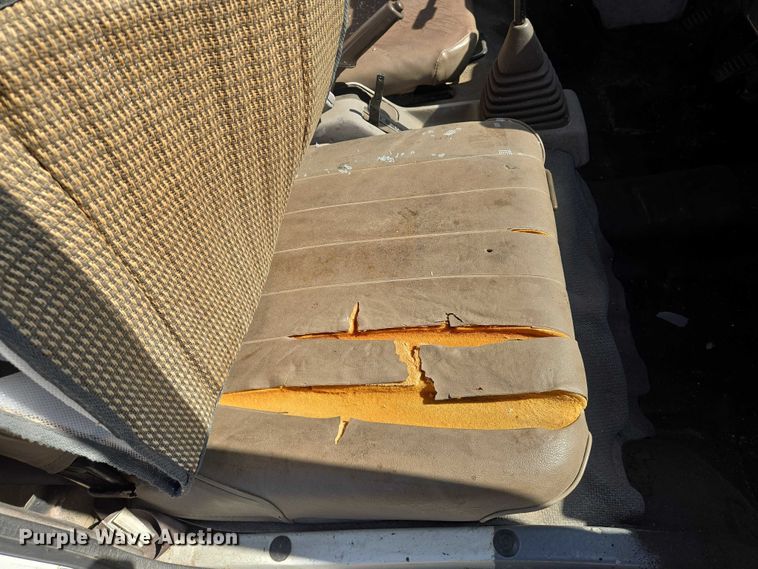 image for item EN8233 1993 Daihatsu Hijet mini truck