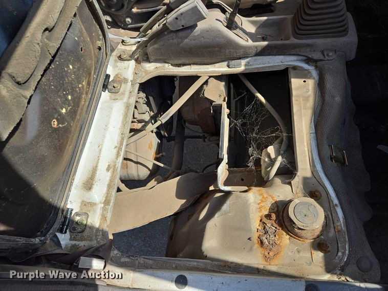 image for item EN8233 1993 Daihatsu Hijet mini truck