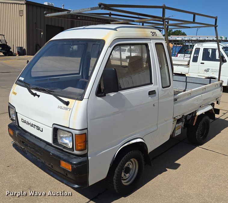 image for item EN8234 1996 Daihatsu Hijet mini truck