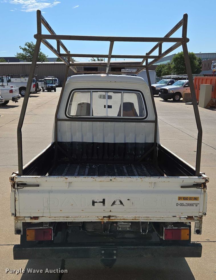 image for item EN8234 1996 Daihatsu Hijet mini truck
