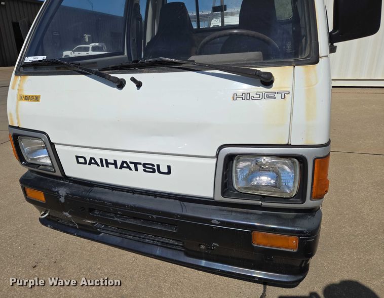 image for item EN8234 1996 Daihatsu Hijet mini truck