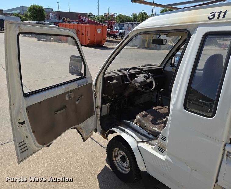 image for item EN8234 1996 Daihatsu Hijet mini truck