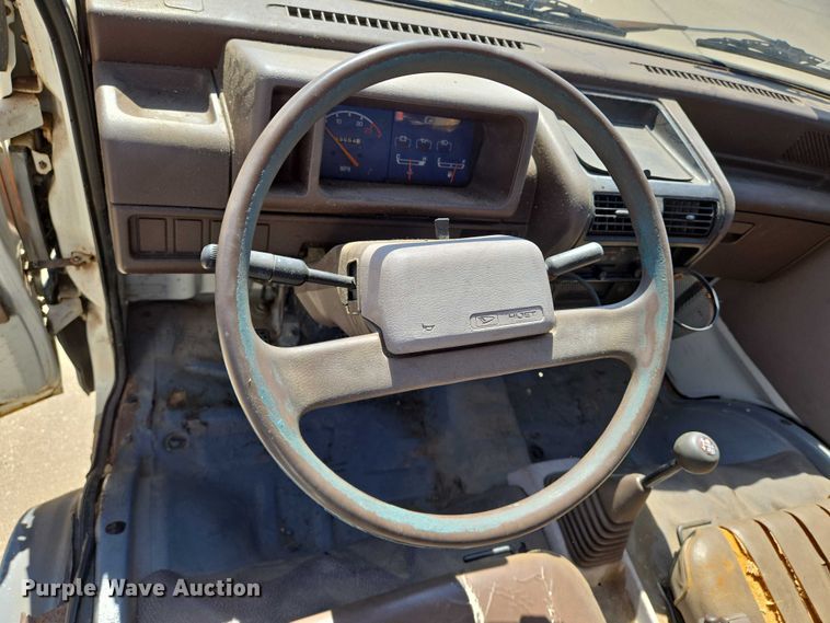 image for item EN8234 1996 Daihatsu Hijet mini truck