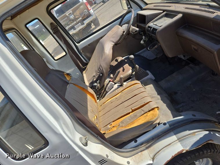 image for item EN8234 1996 Daihatsu Hijet mini truck