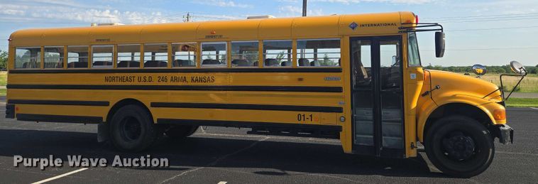 image for item EN8248 2002 International school bus