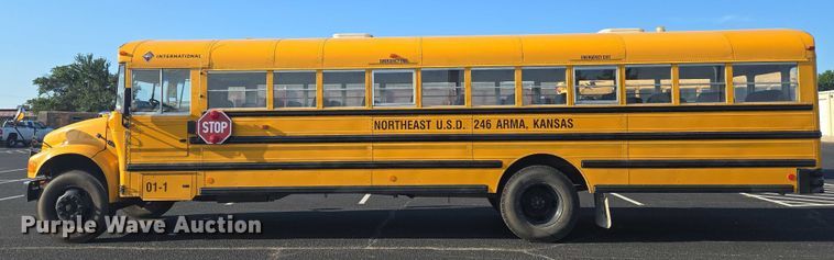 image for item EN8248 2002 International school bus