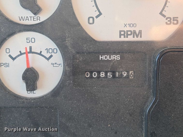 image for item EN8248 2002 International school bus