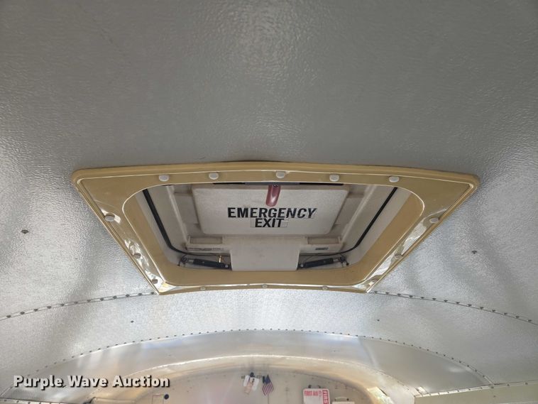 image for item EN8248 2002 International school bus