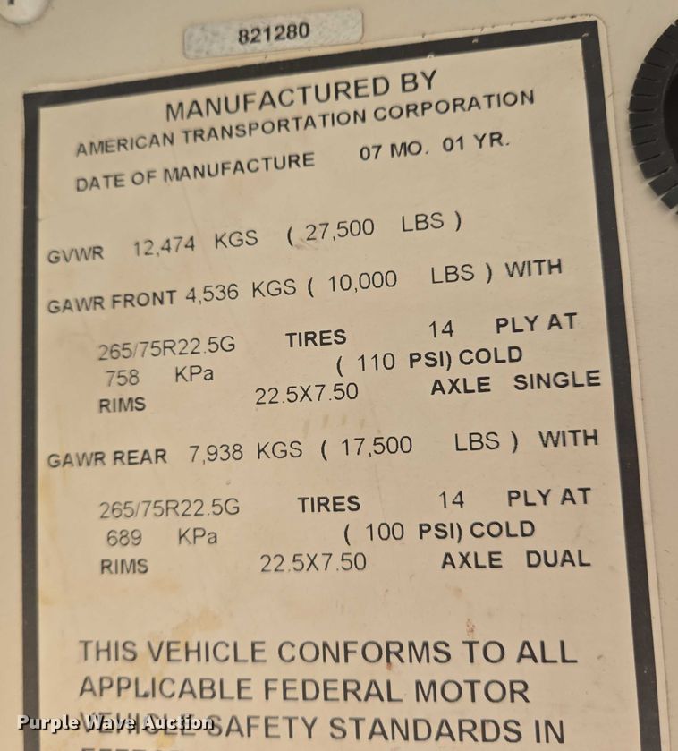 image for item EN8248 2002 International school bus