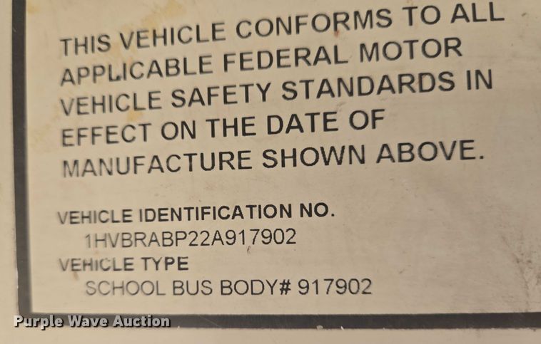 image for item EN8248 2002 International school bus