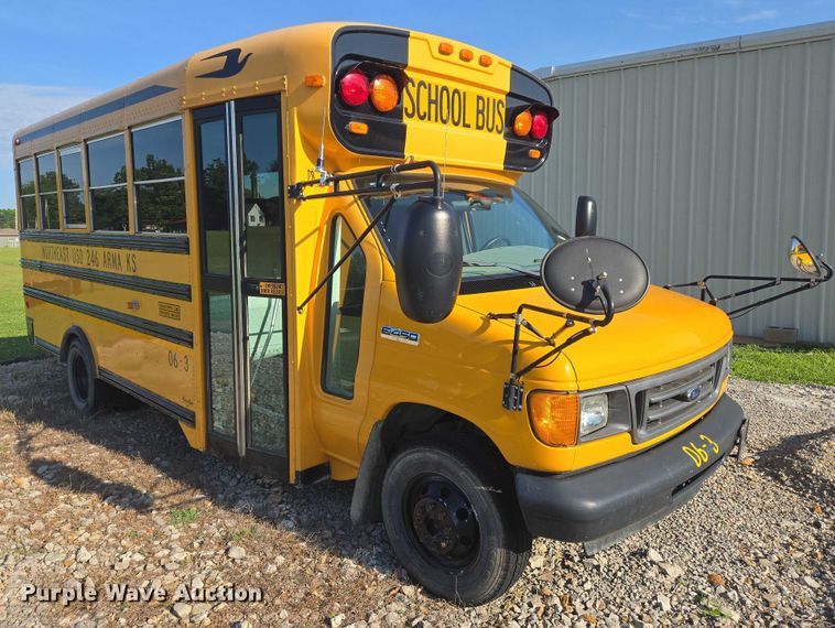 image for item EN8249 2006 Ford E450 school bus