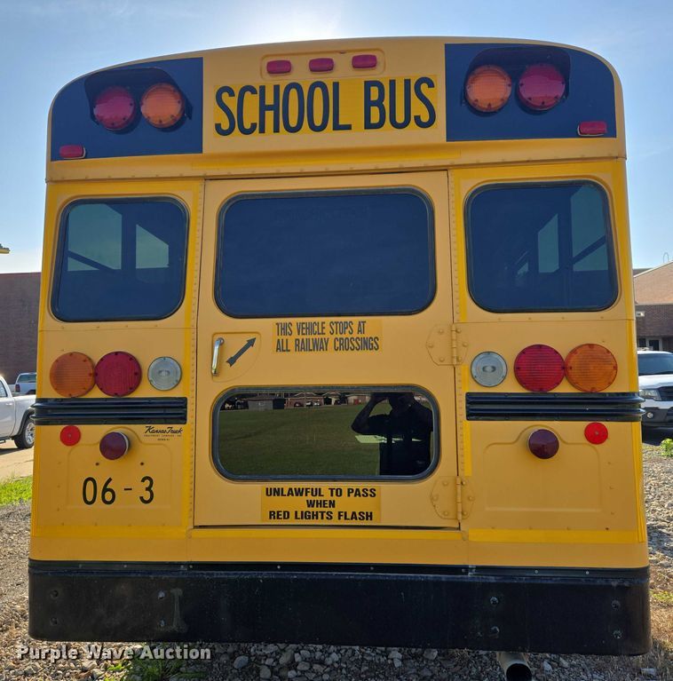 image for item EN8249 2006 Ford E450 school bus