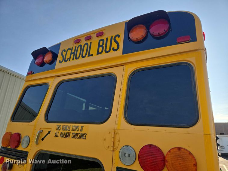 image for item EN8249 2006 Ford E450 school bus