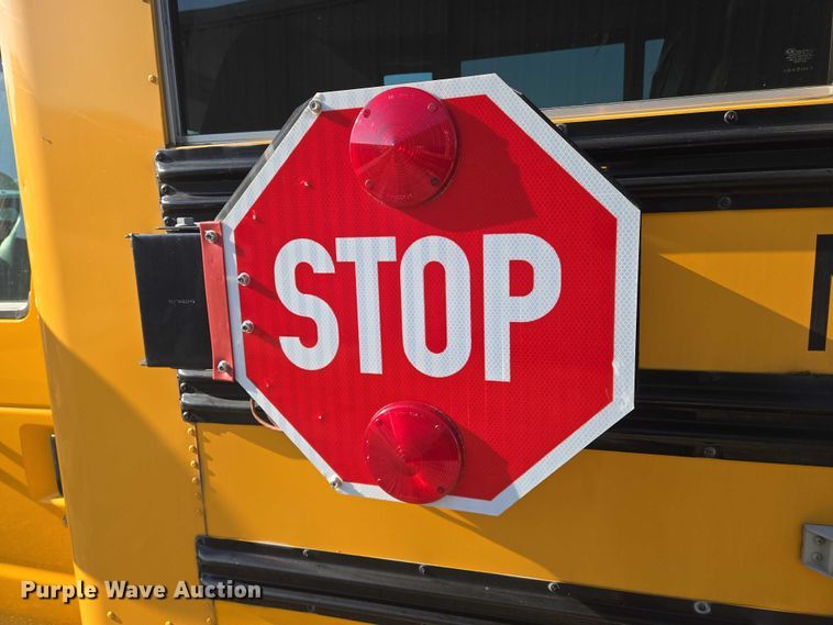 image for item EN8249 2006 Ford E450 school bus