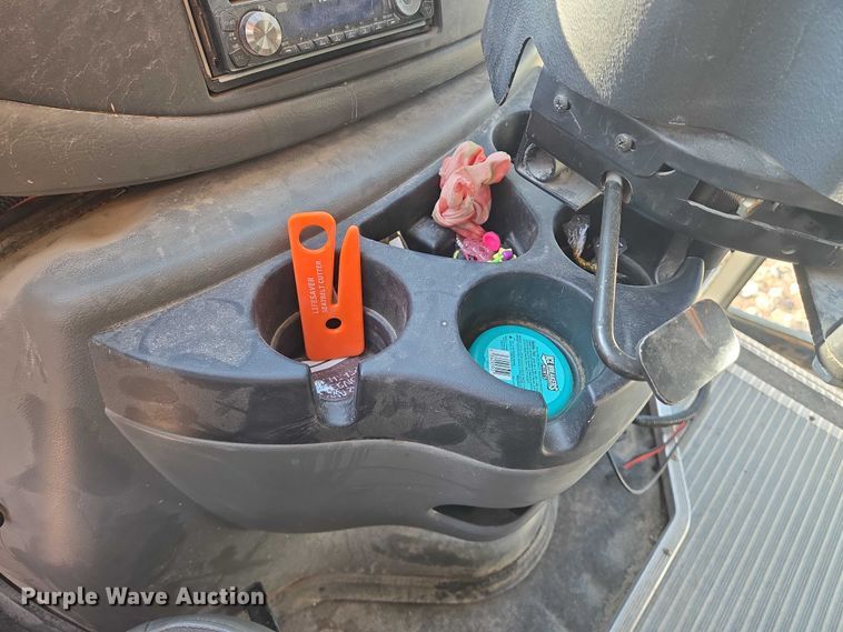 image for item EN8249 2006 Ford E450 school bus