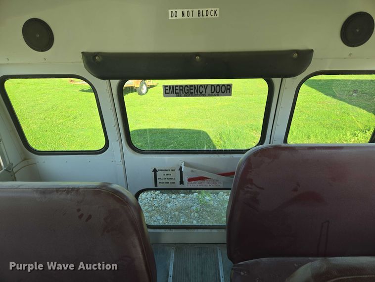 image for item EN8249 2006 Ford E450 school bus