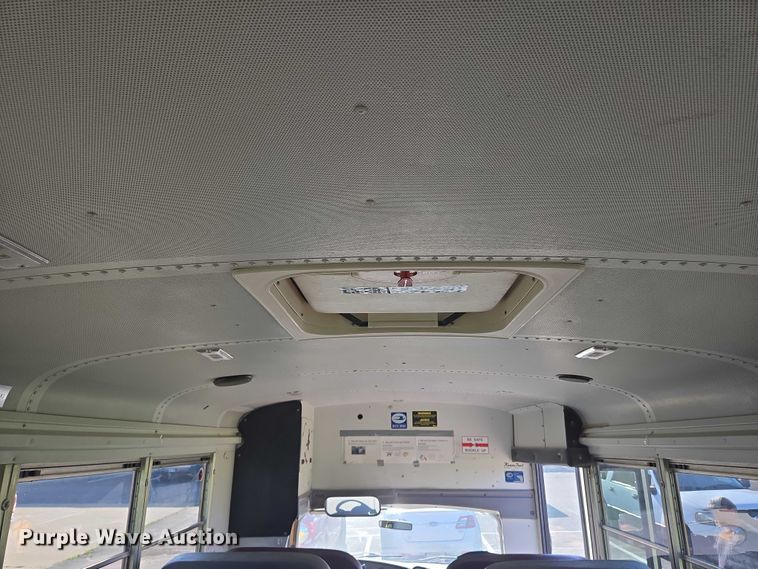 image for item EN8249 2006 Ford E450 school bus