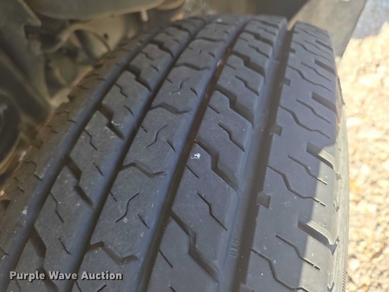 image for item EN8249 2006 Ford E450 school bus