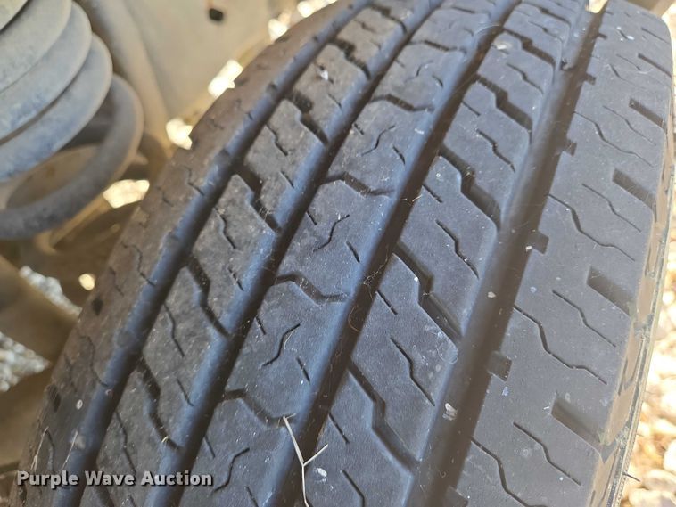 image for item EN8249 2006 Ford E450 school bus