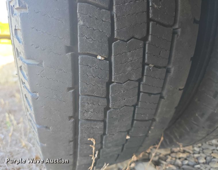 image for item EN8249 2006 Ford E450 school bus